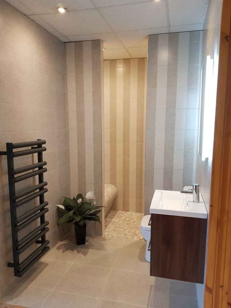  Bathrooms  Tiles Timber Floor New Ross Wexford 
